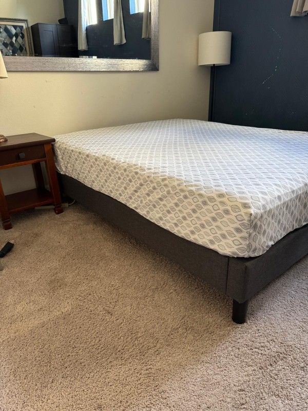 Queen Bed Frame Wjth Free Matress