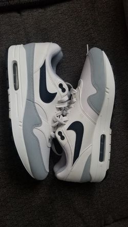 Nike air Max  1 Men's Size 9.5 White/ Light Gray 