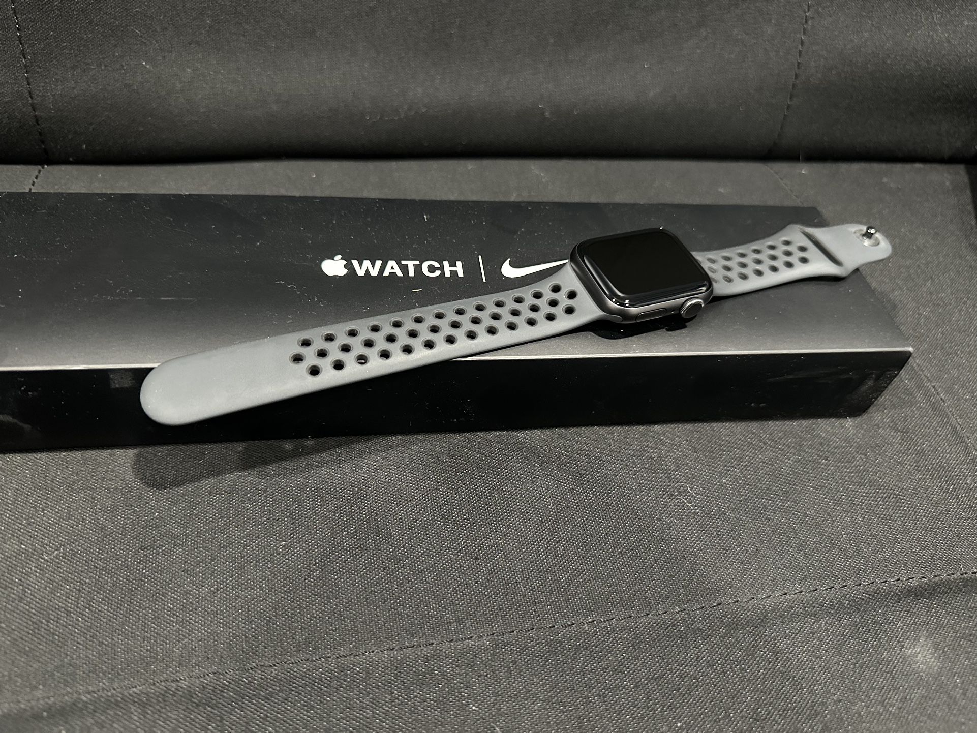 Apple Watch Nike SE 40mm GPS 