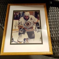 Autographed Adam Oates framed picture smoke free pet free home
