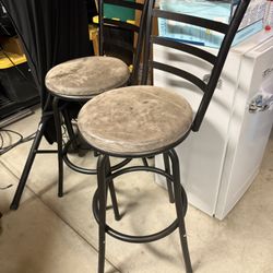 2 Bar Stool Chairs 