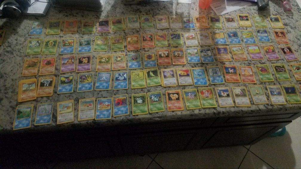 Pokemon lot (87 cards) orinigal collection base set, fossil set, jungle set.
