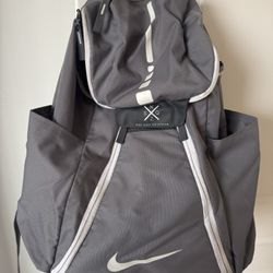 Nike HOOPS Elite Max Air Backpack Quad Zip System, Gray