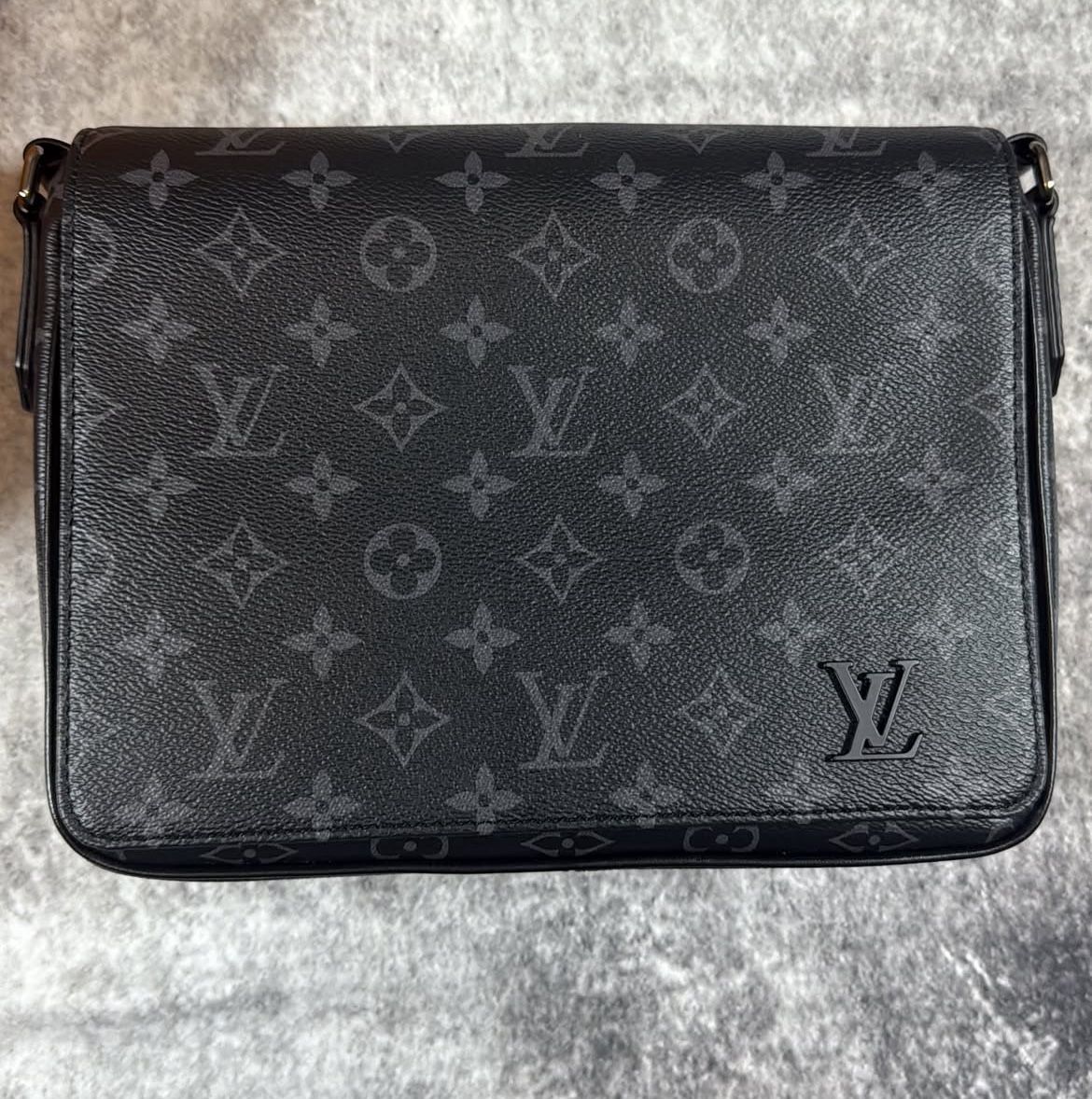 LV District Messenger Bag Crossbody Bag Men’s