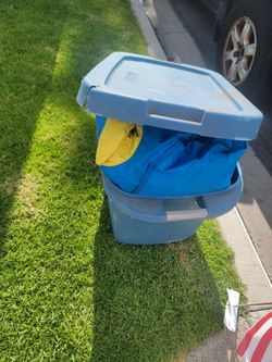 Pending pickup Free Bounce house
