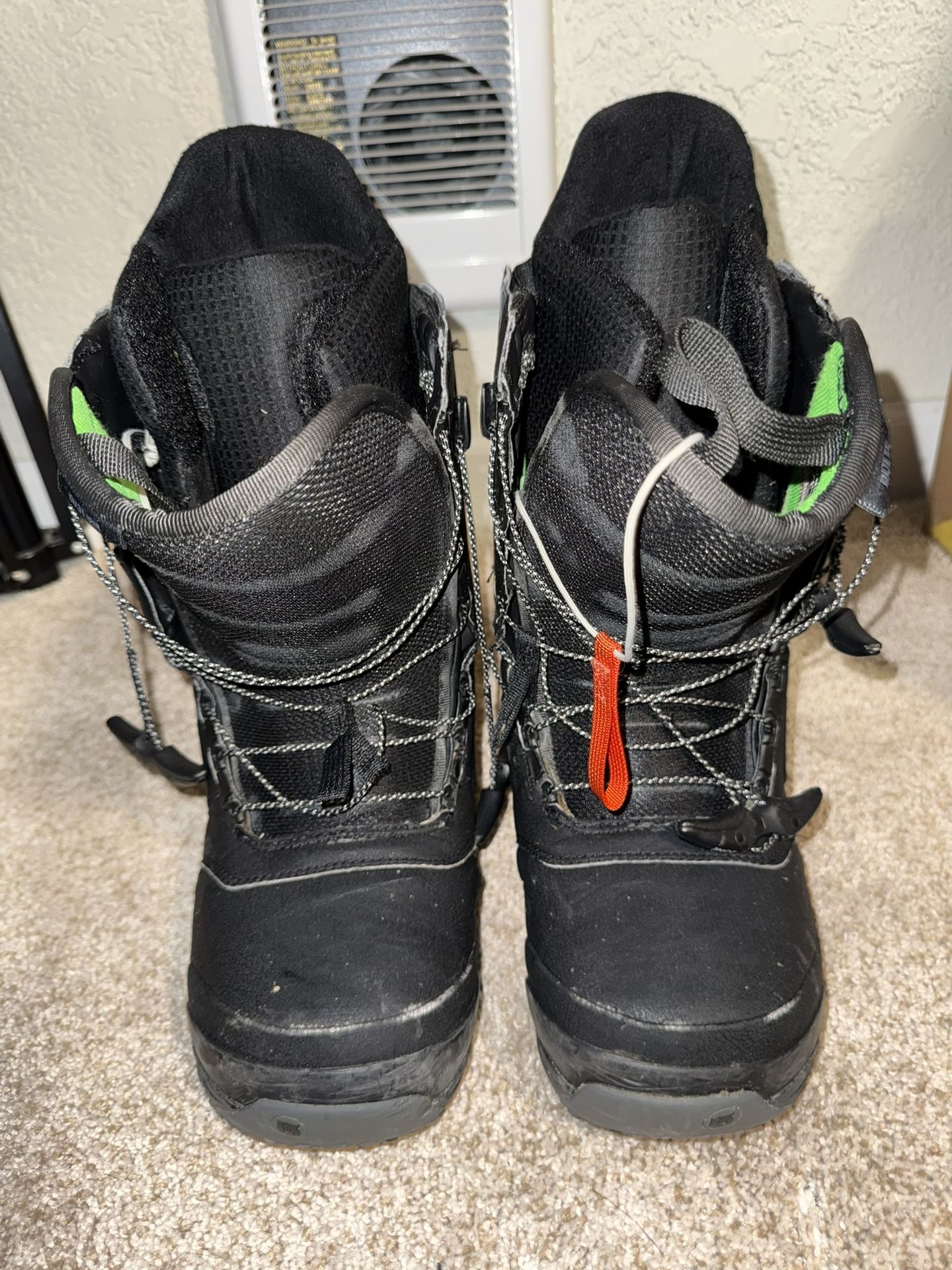 Burton Ruler Wide snowboard boots size 9 men’s