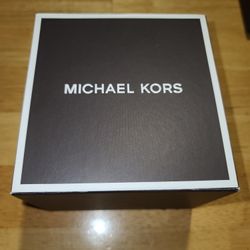 New Michael Kors Harrison Logo Billfold Wallet with Passcase