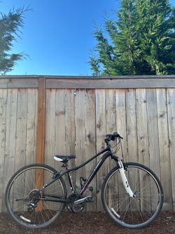 Trek Neko Women’s Hybrid Bike – Small Frame - Lightweight Fitness Bicycle