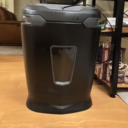Staples Shredder (for Parts/ Not Working)