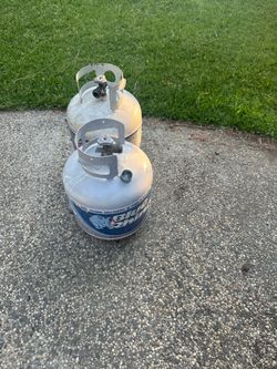 Propane tanks (empty) both for 25