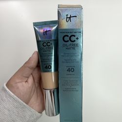 It Cosmetics CC+ Cream Natural Matte Foundation With SPF 40