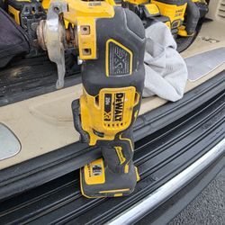 DEWALT MULTI TOOL USED NO BATTERY $70 FIRM