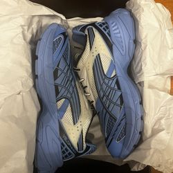 Dusky Blue And Black Puma