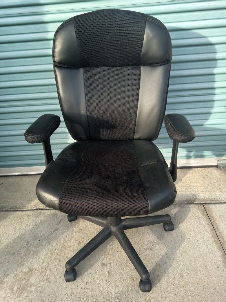 Used Black Office Chair 