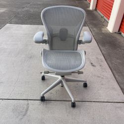 Herman Miller Aeron Remastered Size B 