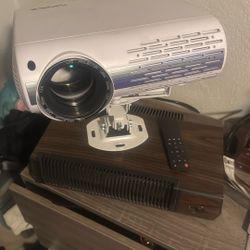 Yaber y30 Projector