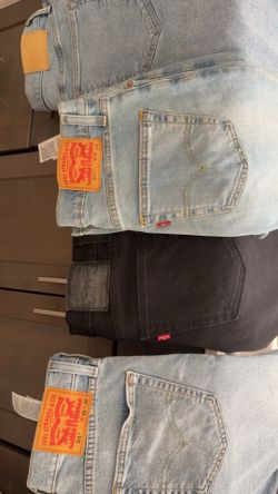 3 Levi’s and 1 hollister jeans