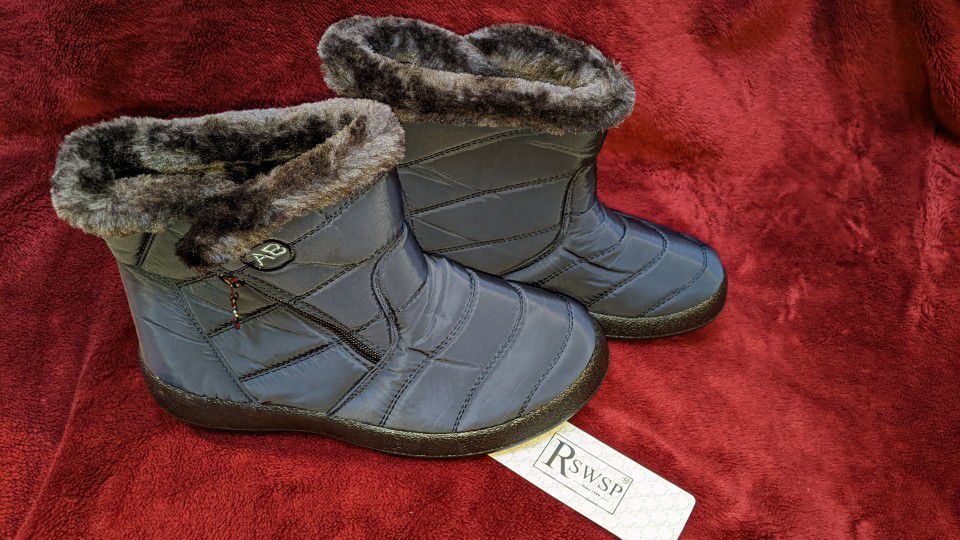 NWT 8.5 Waterproof Winter Women Shoes Snow Boots Furlined Slip On Warm

