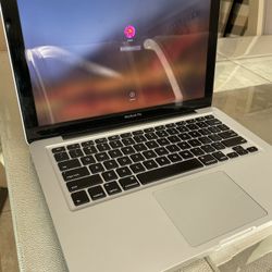 2011/12 Macbook Pro 13 2.4Ghz i5 16GB 500GB Hard Drive