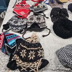 Expensive Hats For SNOW OR caps Plus Gloves   35 Piece NEW  