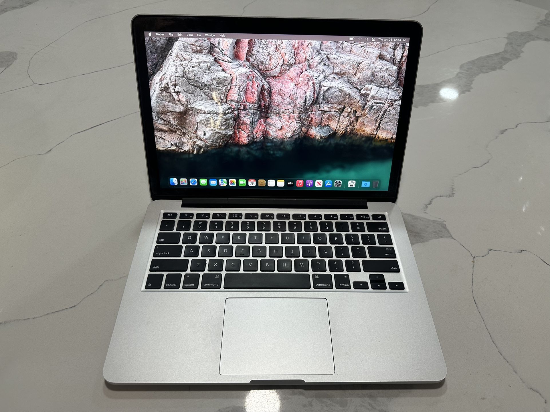 Nice MacBook Pro 13” 2.7Ghz 8GB RAM Monterey OS
