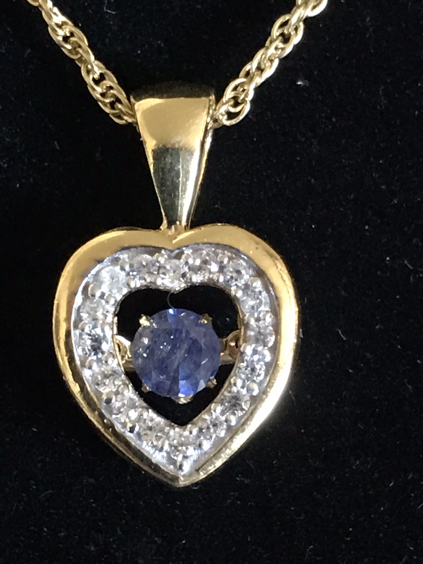 Masoala sapphire beating heart pendant