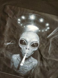 Alien, Alien smoking 2 diferents t shirt size L