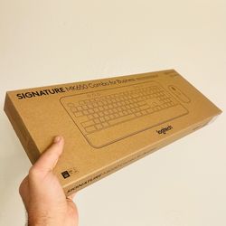 Logitech Signature MK650 Combo Wireless Mouse and Keyboard Combo