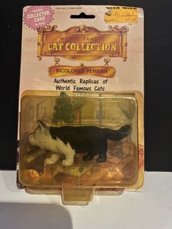 World Famous Cat Collection “Bicolored Persian”Funrise Toy