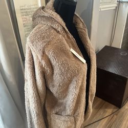  Women's Plush Hooded with Pockets Jacket