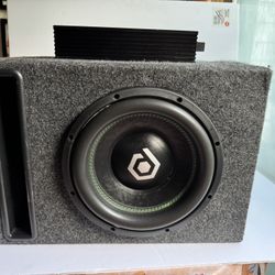 Insane Setup 10"Soundqube in ported box and Skar Audio 800rms amp
