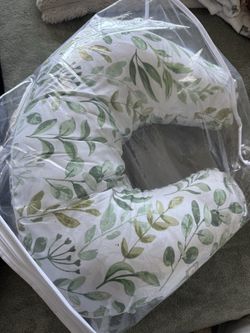 Breastfeeding pillow