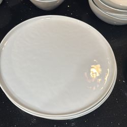Mercer White Round Porcelain Dinner Plates, Set of 7