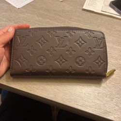 LV Wallet 