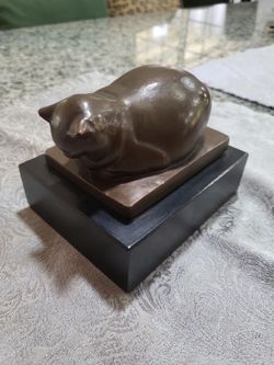 Jane Poupelet sleeping fat cat