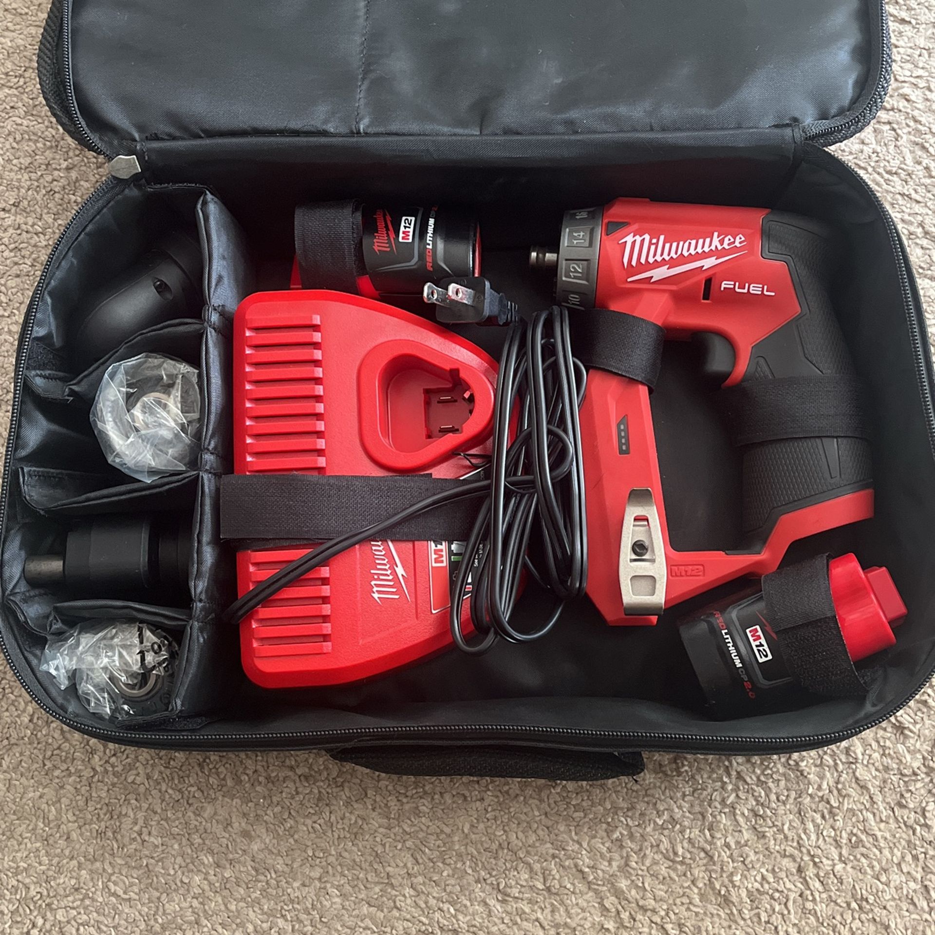 Milwaukee M12 Installation Drill Driver Kit