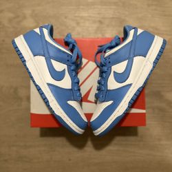 Nike Dunk Low UNC Size 5