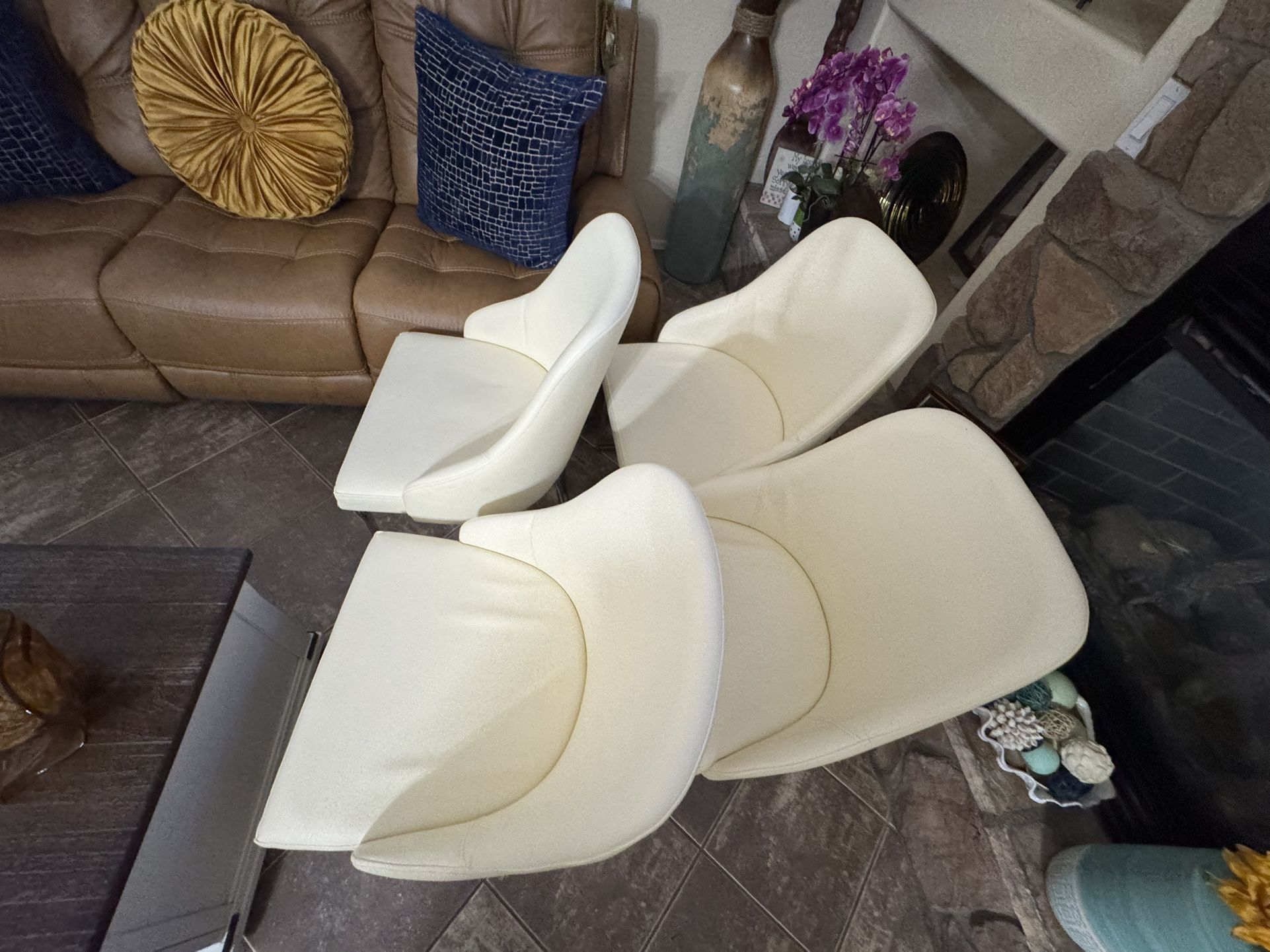 4 Chairs In Excellent Conditions