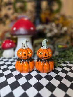 Halloween Johanna Parker salt and pepper shakers