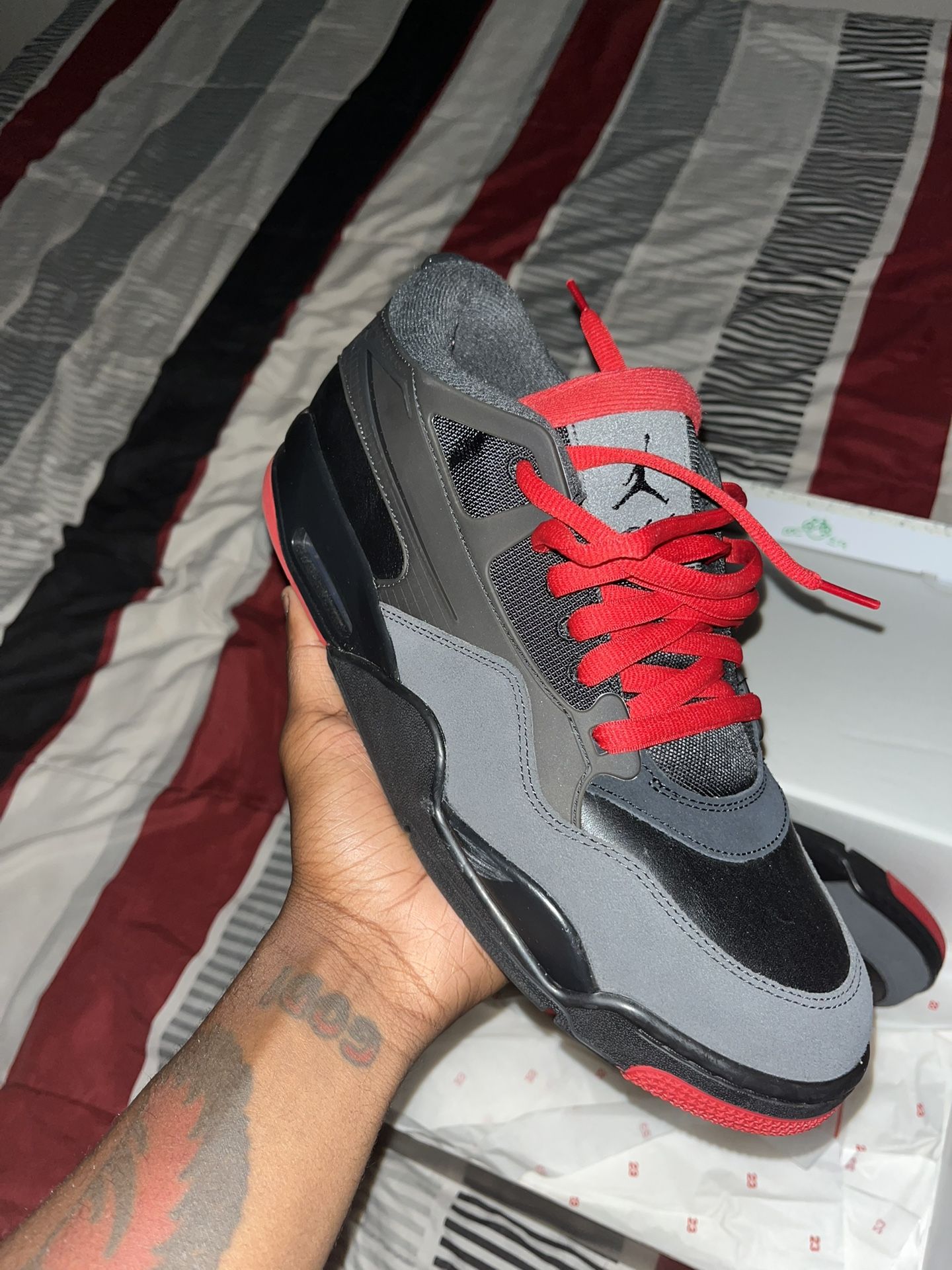 Jordan 4 RM