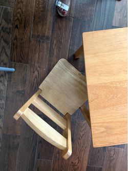 Melissa & doug children table & chairs