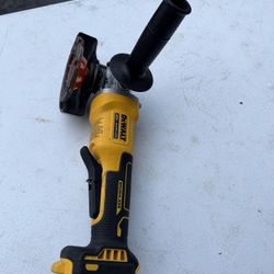 📌DEWALT 20V MAX Cordless Brushless 4-1/2 in. Angle Grinder with Paddle Switch (Tool Only) 👉PRECIO FIRME👉$120