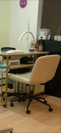 Manicure Table and Chair Set