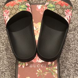 Women’s Gucci Bloom Slides Size 9