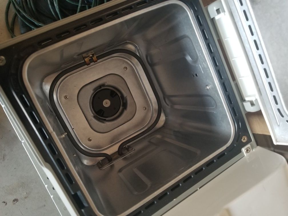 NEW GOLDSTAR AUTOMATIC BREAD MAKER
