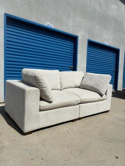 Thomasville Cloud Couch 🛻Delivery Available🛻