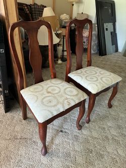 Queen Anne Style Dining Chairs – Cherry Wood, Cream Damask Upholstery (Set of 2) $10 FOR BOTH TOGETHER