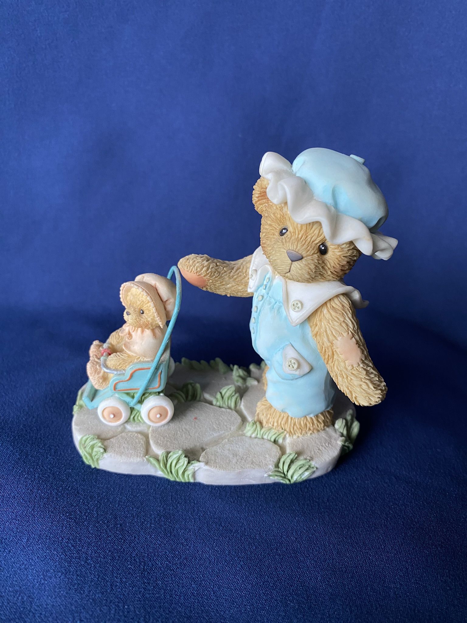 *Cherished Teddies* Figurine 2001