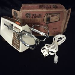 Vintage GE Electric Hand Mixer See Description For More Information