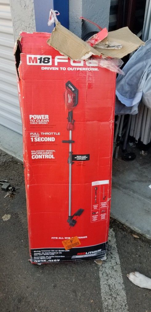 MILWAUKEE M18 QUICK LOCK TRIMMER